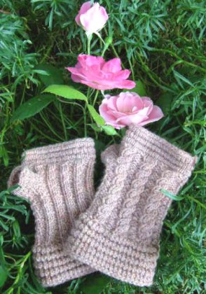 Heather Rose Wristers! Pattern can be found in the Peggin' Pages...